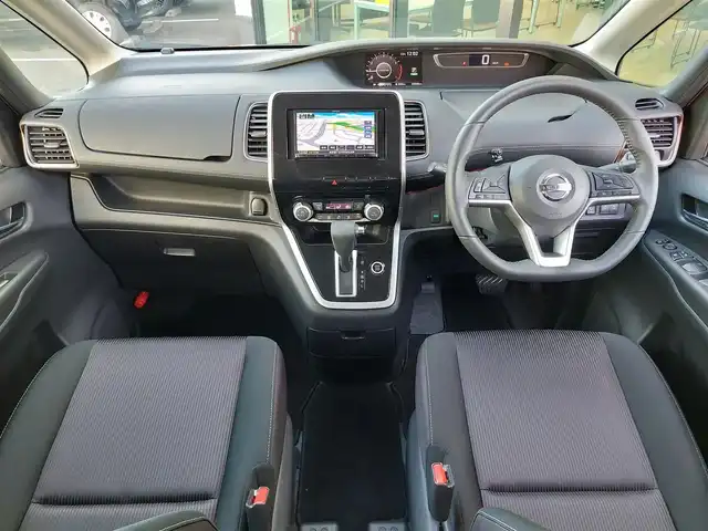 日産 セレナ ハイウェイスター 東京都 2019(平31)年 3.6万km マルーンレッド 2トーン 社外メモリナビ/フルセグ/バックカメラ/ETC/両側パワースライドドア/ハンズフリースライドドア/クルーズコントロール/アイドリングストップ/スマートキー/純正16インチAW/オートライト/LEDヘッドライト