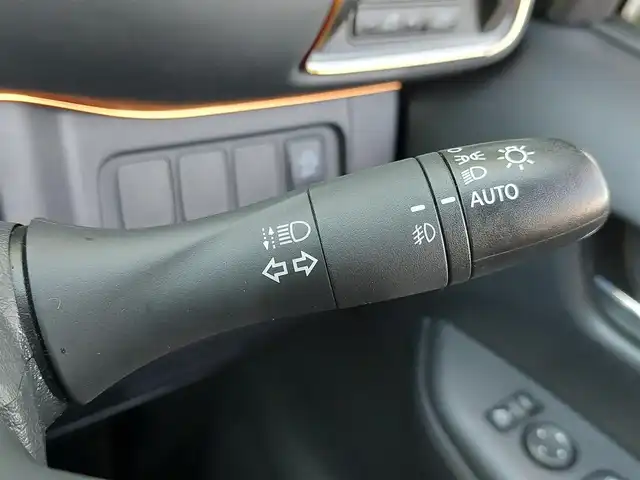 日産 セレナ ハイウェイスター 東京都 2019(平31)年 3.6万km マルーンレッド 2トーン 社外メモリナビ/フルセグ/バックカメラ/ETC/両側パワースライドドア/ハンズフリースライドドア/クルーズコントロール/アイドリングストップ/スマートキー/純正16インチAW/オートライト/LEDヘッドライト