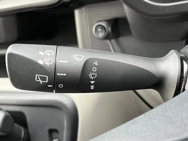 トヨタ パッソ X Lパッケージ 奈良県 2023(令5)年 1.9万km パールホワイトⅢ 純正ナビ [NMZK-W73D]/バックカメラ /フルセグTV /クリアランスソナー /ETC2.0 /衝突被害軽減システム /電動格納ミラー /スマートキー /プッシュスタート /オートライト /オートマチックハイビーム /保証書