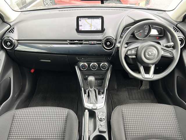 マツダ デミオ 13S 山形県 2018(平30)年 9.4万km エターナルブルーマイカ 禁煙車/4WD/衝突被害軽減システム/BSM/レーンキープアシスト/純正ナビ/（Bluetooth/CD/DVD/フルセグ)/全方位カメラ/LEDオートライト/DN席シートヒータ－/ステアリングスイッチ/ETC/純正フロアマット/社外AWスタッドレス(185/65/R15・6mm)4本積載/電動格納ウィンカーミラー/スマートキー/ドアバイザー