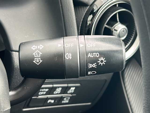 マツダ デミオ 13S 山形県 2018(平30)年 9.4万km エターナルブルーマイカ 禁煙車/4WD/衝突被害軽減システム/BSM/レーンキープアシスト/純正ナビ/（Bluetooth/CD/DVD/フルセグ)/全方位カメラ/LEDオートライト/DN席シートヒータ－/ステアリングスイッチ/ETC/純正フロアマット/社外AWスタッドレス(185/65/R15・6mm)4本積載/電動格納ウィンカーミラー/スマートキー/ドアバイザー