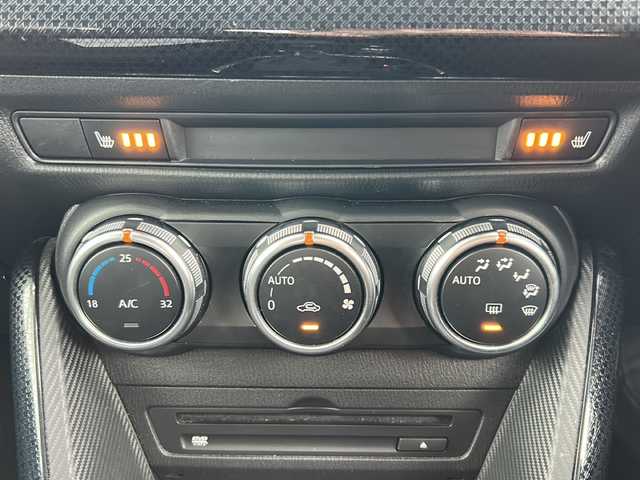 マツダ デミオ 13S 山形県 2018(平30)年 9.4万km エターナルブルーマイカ 禁煙車/4WD/衝突被害軽減システム/BSM/レーンキープアシスト/純正ナビ/（Bluetooth/CD/DVD/フルセグ)/全方位カメラ/LEDオートライト/DN席シートヒータ－/ステアリングスイッチ/ETC/純正フロアマット/社外AWスタッドレス(185/65/R15・6mm)4本積載/電動格納ウィンカーミラー/スマートキー/ドアバイザー