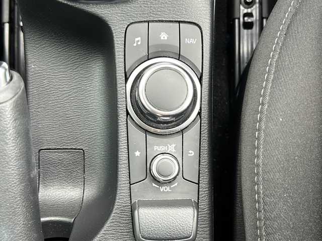 マツダ デミオ 13S 山形県 2018(平30)年 9.4万km エターナルブルーマイカ 禁煙車/4WD/衝突被害軽減システム/BSM/レーンキープアシスト/純正ナビ/（Bluetooth/CD/DVD/フルセグ)/全方位カメラ/LEDオートライト/DN席シートヒータ－/ステアリングスイッチ/ETC/純正フロアマット/社外AWスタッドレス(185/65/R15・6mm)4本積載/電動格納ウィンカーミラー/スマートキー/ドアバイザー