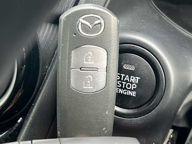 マツダ デミオ 13S 山形県 2018(平30)年 9.4万km エターナルブルーマイカ 禁煙車/4WD/衝突被害軽減システム/BSM/レーンキープアシスト/純正ナビ/（Bluetooth/CD/DVD/フルセグ)/全方位カメラ/LEDオートライト/DN席シートヒータ－/ステアリングスイッチ/ETC/純正フロアマット/社外AWスタッドレス(185/65/R15・6mm)4本積載/電動格納ウィンカーミラー/スマートキー/ドアバイザー