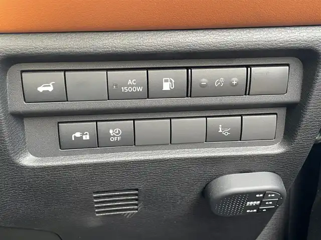 三菱 アウトランダー ＰＨＥＶ P 東京都 2022(令4)年 2.6万km グレー ワンオーナー/ナビゲーション/フルセグテレビ/ブルートゥース接続/USB接続/CarPLAY/全方位カメラ/ハンドルヒーター/シートヒーター/パワーバックドア/衝突軽減ブレーキ/車線逸脱警報/アダプティブクルーズ/パノラマルーフ/革シート/BOSEサラウンドシステム/保証書/取扱説明書/整備手帳