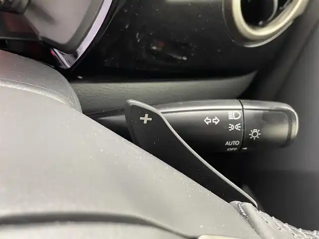 スズキ ハスラー Jスタイル Ⅱ ターボ 熊本県 2017(平29)年 3.4万km クールカーキパールメタリック/ホワイト2トーンルーフ 社外ナビ(KXM-E502W)/(CD・DVD/Bluetooth/TV)/純正ビルトインETC/ステアリングスイッチ/衝突被害軽減ブレーキ/レーンキープアシスト/アイドリングストップ/助手席下収納/MTモード付AT/パドルシフト/純正15インチアルミホイール/ハーフレザーシート/シートヒーター/純正フロアマット/キセノンヘッドライト/プッシュスタート/スマートキー/スペアキー