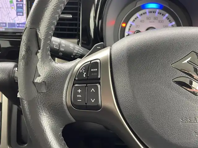 スズキ ハスラー Jスタイル Ⅱ ターボ 熊本県 2017(平29)年 3.4万km クールカーキパールメタリック/ホワイト2トーンルーフ 社外ナビ(KXM-E502W)/(CD・DVD/Bluetooth/TV)/純正ビルトインETC/ステアリングスイッチ/衝突被害軽減ブレーキ/レーンキープアシスト/アイドリングストップ/助手席下収納/MTモード付AT/パドルシフト/純正15インチアルミホイール/ハーフレザーシート/シートヒーター/純正フロアマット/キセノンヘッドライト/プッシュスタート/スマートキー/スペアキー