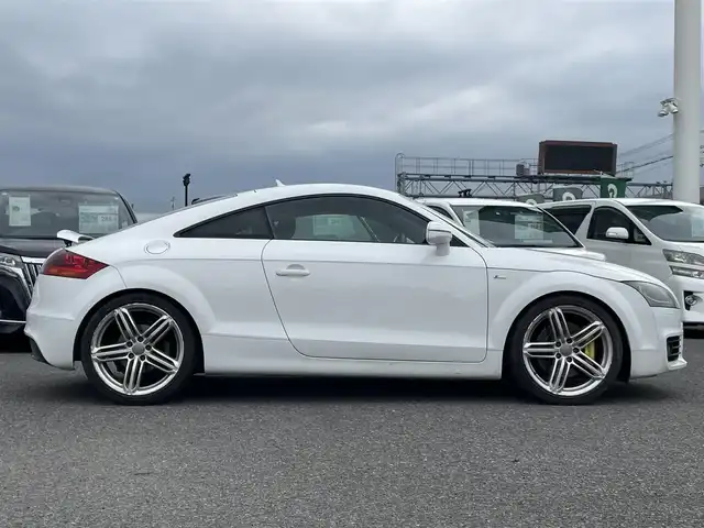 アウディ ＴＴクーペ 2．0 TFSI クワトロ 道央・札幌 2009(平21)年 13.7万km アイビスホワイト 4WD/純正HDDナビ/FM/AM/CD/DVD/BT/フルセグTV/横滑り防止システム/ハンドルシフト/MT付きAT/D・N席パワーシート/D・N席シートヒーター/ETC/電動格納ミラー/オートライト/リモコンキー