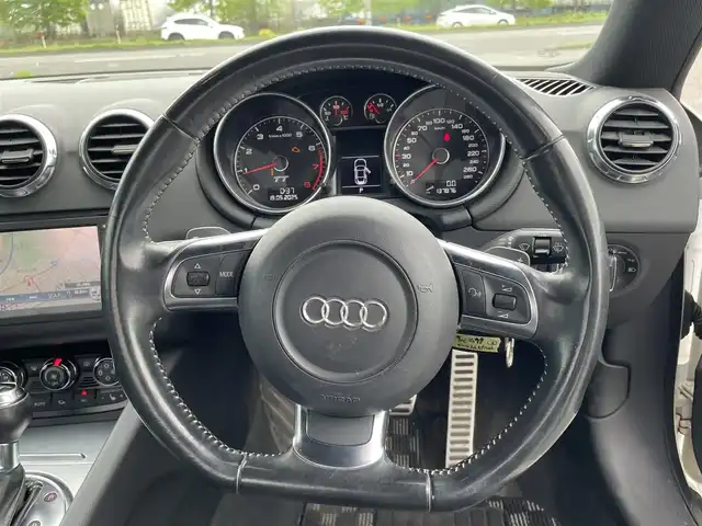 アウディ ＴＴクーペ 2．0 TFSI クワトロ 道央・札幌 2009(平21)年 13.7万km アイビスホワイト 4WD/純正HDDナビ/FM/AM/CD/DVD/BT/フルセグTV/横滑り防止システム/ハンドルシフト/MT付きAT/D・N席パワーシート/D・N席シートヒーター/ETC/電動格納ミラー/オートライト/リモコンキー
