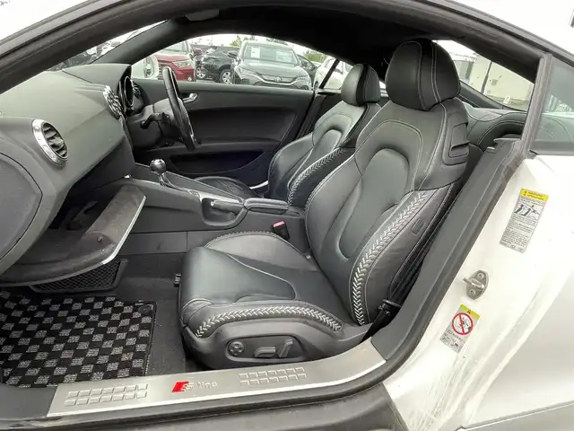 アウディ ＴＴクーペ 2．0 TFSI クワトロ 道央・札幌 2009(平21)年 13.7万km アイビスホワイト 4WD/純正HDDナビ/FM/AM/CD/DVD/BT/フルセグTV/横滑り防止システム/ハンドルシフト/MT付きAT/D・N席パワーシート/D・N席シートヒーター/ETC/電動格納ミラー/オートライト/リモコンキー