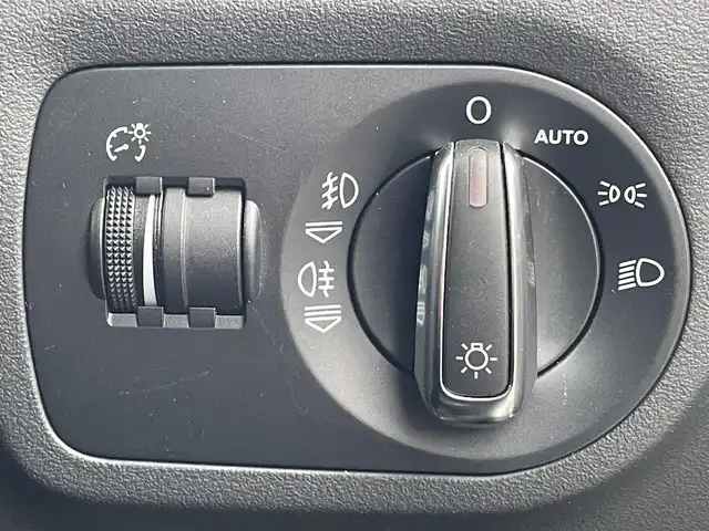 アウディ ＴＴクーペ 2．0 TFSI クワトロ 道央・札幌 2009(平21)年 13.7万km アイビスホワイト 4WD/純正HDDナビ/FM/AM/CD/DVD/BT/フルセグTV/横滑り防止システム/ハンドルシフト/MT付きAT/D・N席パワーシート/D・N席シートヒーター/ETC/電動格納ミラー/オートライト/リモコンキー