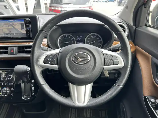 ダイハツ キャスト スタイル GプライムコレSAⅢ 静岡県 2020(令2)年 5.6万km ファイアークォーツレッドM 純正ナビ/・フルセグ/CD/DVD/Bluetooth/SD/USB/バックカメラ/ハーフレザーシート/革巻きステアリング/・ステアリングスイッチ/オートライト/スマートキー/・プッシュスタート/LEDヘッドライト/・フォグランプ/電動格納ミラー/純正アルミホイール/純正フロアマット/シートヒーター