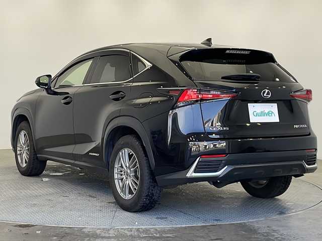 レクサス ＮＸ 300h Iパッケージ 栃木県 2020(令2)年 6.6万km グラファイトブラックガラスフレーク 三眼ヘッドライト/ムーンルーフ/エンジンスターター/純正ナビ/(フルセグTV・Bluetooth・CD・DVD・USB・SD)/バックカメラ/サイドカメラ/レクサスセーフティシステム+/　・衝突軽減システム/　・レーンキープアシストシステム/　・オートクルーズコントロール/　・オートハイビーム/前後コーナーセンサー/純正アルミホイール積込/ステアリングヒーター/シートヒーター/パワーシート/パワーバックドア/合皮シート/LEDオートライト/フォグランプ/純正フロアマット/電動パーキングブレーキ/ブレーキホールド/スペアキー2本/スマートキー/取扱説明書/保証書
