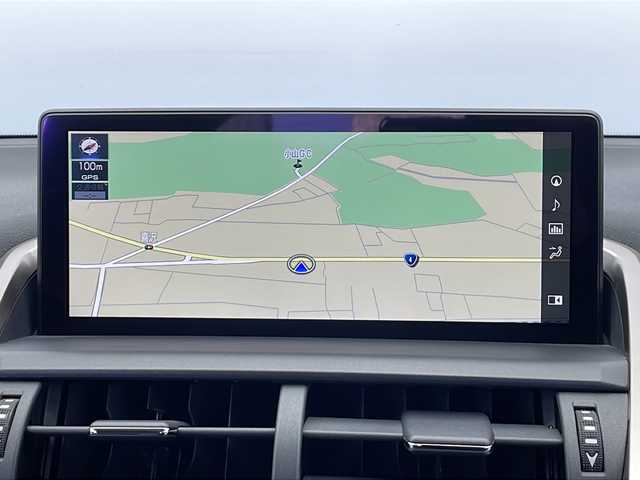 レクサス ＮＸ 300h Iパッケージ 栃木県 2020(令2)年 6.6万km グラファイトブラックガラスフレーク 三眼ヘッドライト/ムーンルーフ/エンジンスターター/純正ナビ/(フルセグTV・Bluetooth・CD・DVD・USB・SD)/バックカメラ/サイドカメラ/レクサスセーフティシステム+/　・衝突軽減システム/　・レーンキープアシストシステム/　・オートクルーズコントロール/　・オートハイビーム/前後コーナーセンサー/純正アルミホイール積込/ステアリングヒーター/シートヒーター/パワーシート/パワーバックドア/合皮シート/LEDオートライト/フォグランプ/純正フロアマット/電動パーキングブレーキ/ブレーキホールド/スペアキー2本/スマートキー/取扱説明書/保証書