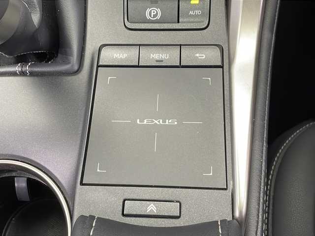 レクサス ＮＸ 300h Iパッケージ 栃木県 2020(令2)年 6.6万km グラファイトブラックガラスフレーク 三眼ヘッドライト/ムーンルーフ/エンジンスターター/純正ナビ/(フルセグTV・Bluetooth・CD・DVD・USB・SD)/バックカメラ/サイドカメラ/レクサスセーフティシステム+/　・衝突軽減システム/　・レーンキープアシストシステム/　・オートクルーズコントロール/　・オートハイビーム/前後コーナーセンサー/純正アルミホイール積込/ステアリングヒーター/シートヒーター/パワーシート/パワーバックドア/合皮シート/LEDオートライト/フォグランプ/純正フロアマット/電動パーキングブレーキ/ブレーキホールド/スペアキー2本/スマートキー/取扱説明書/保証書