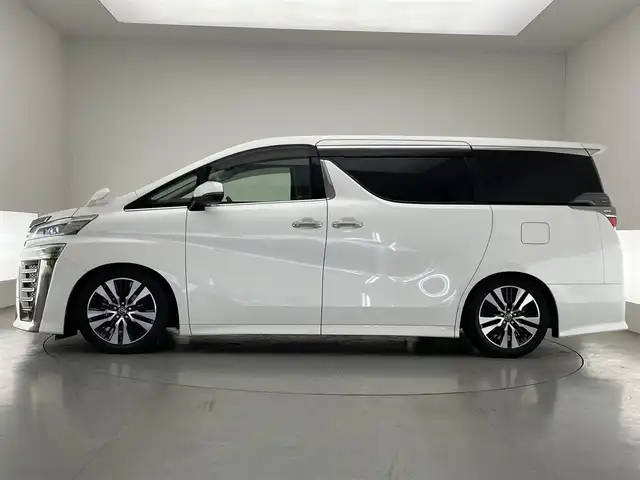 トヨタ ヴェルファイア Z Gエディション 愛知県 2018(平30)年 4.5万km ホワイトパールクリスタルシャイン アルパイン１１型ナビ　フルセグＴＶ　ＨＤＭＩ　アルパイン１２．８型後席モニター　ミラー型ドラレコ　前後ドラレコ　電動リアゲート　両側パワスラ　バックカメラ　黒革　シートヒーター　シートベンチレーション　オットマン　セーフティセンス　衝突軽減　追従クルコン　ＬＥDオートライト　フォグランプ　禁煙車