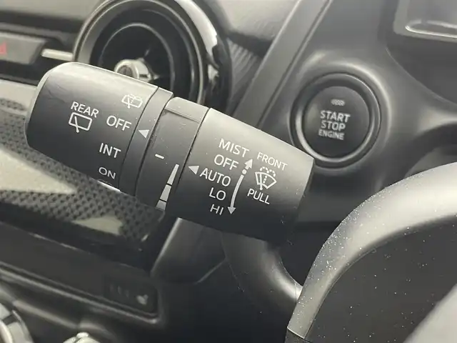 マツダ デミオ 15S 茨城県 2018(平30)年 3.8万km マシーングレープレミアムM 純正ナビ/全方位カメラ/フルセグ/衝突被害軽減ブレーキ/車線逸脱抑制装置/オートマチックハイビーム/ソナー/BSM/ETC/シートヒーター/純正15インチAW/LEDヘッドライト/スマートキー