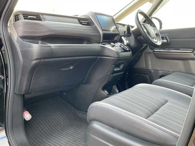 ホンダ フリード ハイブリット G ホンダセンシング 新潟県 2017(平29)年 5.3万km クリスタルブラックパール 4WD/純正9インチSDナビ（VXM-185VFNi）/CD/DVD/BT/フルセグテレビ/SDミュージックサーバー/バックカメラ/ETC/ドライブレコーダー/衝突被害軽減ブレーキ/レーンキープアシスト/レーダークルーズコントロール/両側パワースライドドア/半革シート/シートヒーター/ステアリングスイッチ/スマートキー/プッシュスタート/LEDヘッドライト/オートライト/フォグランプ/純正15インチアルミホイール