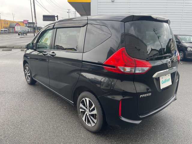 ホンダ フリード ハイブリット G ホンダセンシング 山形県 2017(平29)年 5.3万km クリスタルブラックパール 4WD/純正9インチSDナビ（VXM-185VFNi）/CD/DVD/BT/フルセグテレビ/SDミュージックサーバー/バックカメラ/ETC/ドライブレコーダー/衝突被害軽減ブレーキ/レーンキープアシスト/レーダークルーズコントロール/両側パワースライドドア/半革シート/シートヒーター/ステアリングスイッチ/スマートキー/プッシュスタート/LEDヘッドライト/オートライト/フォグランプ/純正15インチアルミホイール