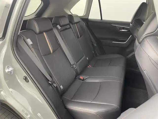 トヨタ ＲＡＶ４ アドベンチャー 岡山県 2019(令1)年 4.5万km アッシュグレーメタリック/アーバンカーキ 純正ナビ/（CD/DVD/BT/フルセグ)/衝突軽減ブレーキ/追従型クルーズコントロール/ブランドスポットモニター/コーナーセンサー（前・後）/レーンキープアシスト/踏み間違い防止/ダウンヒルアシスト/ビルトインＥＴＣ/シートヒーター(運転席・助手席）/エアシート（運転席・助手席）/シートリフター/ステアリングヒーター/ステアリングスイッチ/チルトステアリング/パワーシート/ＬＥＤヘッドライト/オートライト/バックカメラ/プッシュスタート/ルーフレール/スマートキー×2/純正フロアマット/純正19インチAW/ISOFIX/ウインカーミラー/ドアバイザー/新車保証書/取扱説明書