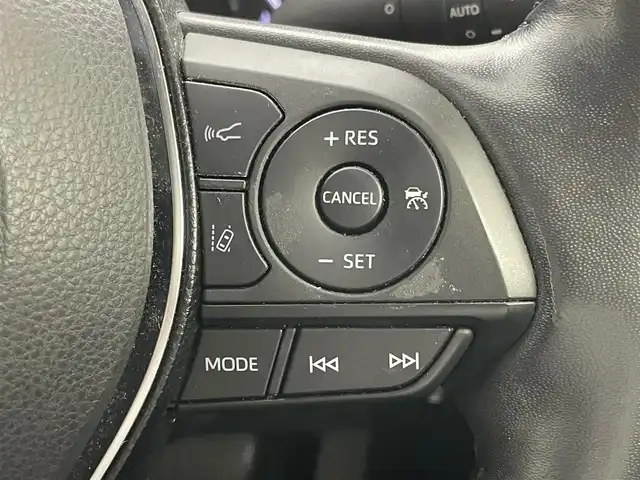 トヨタ ＲＡＶ４ アドベンチャー 岡山県 2019(令1)年 4.5万km アッシュグレーメタリック/アーバンカーキ 純正ナビ/（CD/DVD/BT/フルセグ)/衝突軽減ブレーキ/追従型クルーズコントロール/ブランドスポットモニター/コーナーセンサー（前・後）/レーンキープアシスト/踏み間違い防止/ダウンヒルアシスト/ビルトインＥＴＣ/シートヒーター(運転席・助手席）/エアシート（運転席・助手席）/シートリフター/ステアリングヒーター/ステアリングスイッチ/チルトステアリング/パワーシート/ＬＥＤヘッドライト/オートライト/バックカメラ/プッシュスタート/ルーフレール/スマートキー×2/純正フロアマット/純正19インチAW/ISOFIX/ウインカーミラー/ドアバイザー/新車保証書/取扱説明書