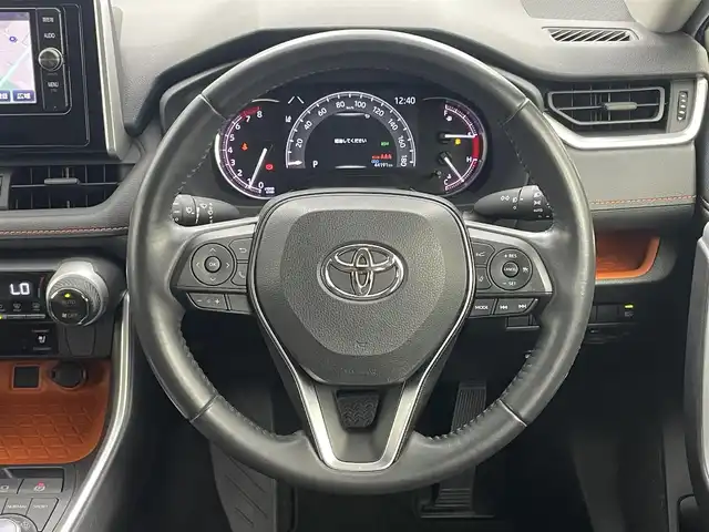 トヨタ ＲＡＶ４ アドベンチャー 岡山県 2019(令1)年 4.5万km アッシュグレーメタリック/アーバンカーキ 純正ナビ/（CD/DVD/BT/フルセグ)/衝突軽減ブレーキ/追従型クルーズコントロール/ブランドスポットモニター/コーナーセンサー（前・後）/レーンキープアシスト/踏み間違い防止/ダウンヒルアシスト/ビルトインＥＴＣ/シートヒーター(運転席・助手席）/エアシート（運転席・助手席）/シートリフター/ステアリングヒーター/ステアリングスイッチ/チルトステアリング/パワーシート/ＬＥＤヘッドライト/オートライト/バックカメラ/プッシュスタート/ルーフレール/スマートキー×2/純正フロアマット/純正19インチAW/ISOFIX/ウインカーミラー/ドアバイザー/新車保証書/取扱説明書