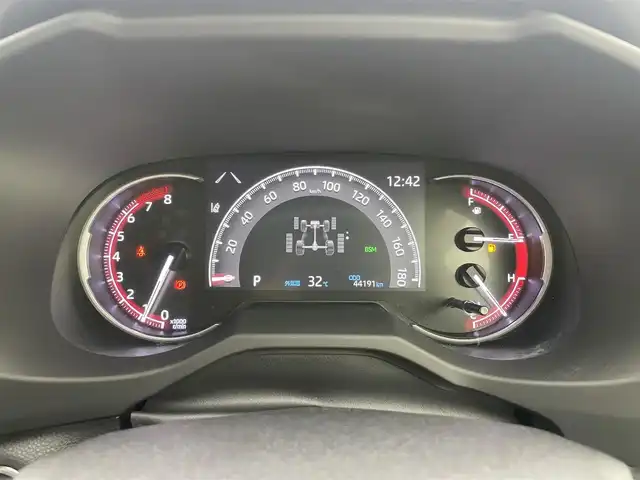 トヨタ ＲＡＶ４ アドベンチャー 岡山県 2019(令1)年 4.5万km アッシュグレーメタリック/アーバンカーキ 純正ナビ/（CD/DVD/BT/フルセグ)/衝突軽減ブレーキ/追従型クルーズコントロール/ブランドスポットモニター/コーナーセンサー（前・後）/レーンキープアシスト/踏み間違い防止/ダウンヒルアシスト/ビルトインＥＴＣ/シートヒーター(運転席・助手席）/エアシート（運転席・助手席）/シートリフター/ステアリングヒーター/ステアリングスイッチ/チルトステアリング/パワーシート/ＬＥＤヘッドライト/オートライト/バックカメラ/プッシュスタート/ルーフレール/スマートキー×2/純正フロアマット/純正19インチAW/ISOFIX/ウインカーミラー/ドアバイザー/新車保証書/取扱説明書