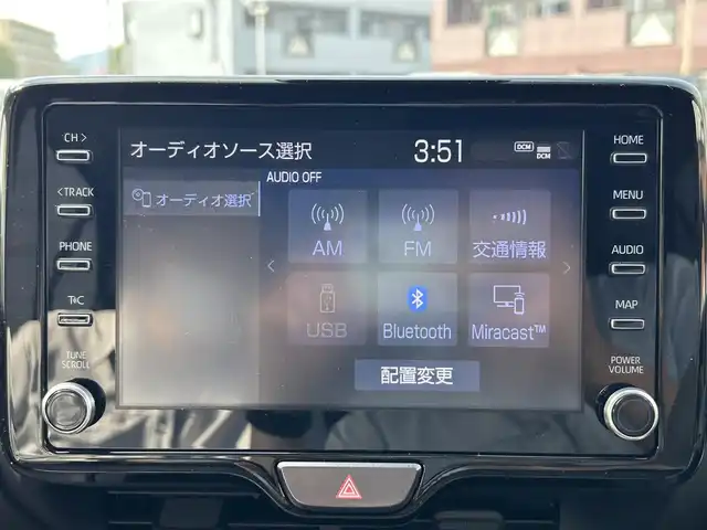 トヨタ ヤリスクロス Z 福岡県 2021(令3)年 1.7万km ブラックマイカ/ホワイトパールクリスタルシャイン 2トーン ブラックマイカ/ホワイトパールクリスタルシャイン2トーン/純正8インチディスプレイオーディオ/　(AM/FM/Miracast/Bluetooth/ナビキット)/バックカメラ/パノラミックビューモニター/トヨタセーフテーセンス/・プリクラッシュセーフティ/・レーントレーシングアシスト/・レーダークルーズコントロール/・オートマッチックハイビーム/・ロードサインアシスト/・先行車発進告知機能/オートマチックハイビーム/オートライト/コーナーセンサー/クリアランスソナー/ブラインドスポットモニター/横滑り防止装置/純正18インチアルミホイール/パワーバックドア/茶色ハーフレザーシート/パワーシート（D席）/シートヒーター（D/N）/ビルトインETC/純正フロアマット/ISOFIX/USB端子×2/プッシュスタート/電格ウィンカーミラー/盗難防止装置/保証書/取扱説明書/ナビ取扱説明書