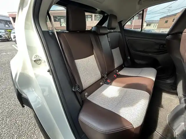 トヨタ ヤリスクロス Z 福岡県 2021(令3)年 1.7万km ブラックマイカ/ホワイトパールクリスタルシャイン 2トーン ブラックマイカ/ホワイトパールクリスタルシャイン2トーン/純正8インチディスプレイオーディオ/　(AM/FM/Miracast/Bluetooth/ナビキット)/バックカメラ/パノラミックビューモニター/トヨタセーフテーセンス/・プリクラッシュセーフティ/・レーントレーシングアシスト/・レーダークルーズコントロール/・オートマッチックハイビーム/・ロードサインアシスト/・先行車発進告知機能/オートマチックハイビーム/オートライト/コーナーセンサー/クリアランスソナー/ブラインドスポットモニター/横滑り防止装置/純正18インチアルミホイール/パワーバックドア/茶色ハーフレザーシート/パワーシート（D席）/シートヒーター（D/N）/ビルトインETC/純正フロアマット/ISOFIX/USB端子×2/プッシュスタート/電格ウィンカーミラー/盗難防止装置/保証書/取扱説明書/ナビ取扱説明書