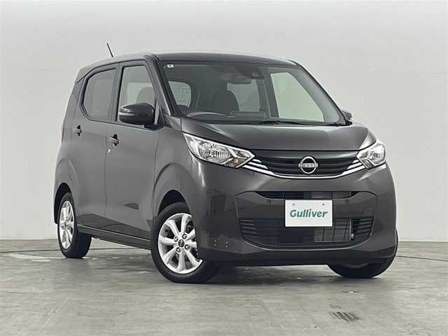 日産 デイズ X 福島県 2024(令6)年 0.1万km 茶 純正メモリナビゲーション　/【AM/FM/DVD/CD/Bluetooth/フルセグ】/型番:MM223D-L/アラウンドビューモニター　/エマージェンシーブレーキ　/車線逸脱警報　/純正前後ドライブレコーダ　/プッシュスタート　/・スマートキー　/ステアリングスイッチ　/コーナーセンサー　/USB充電　/寒冷地仕様　　/オートライト/・オートマッチクハイビーム/ウィンカーミラー/・オートミラー/USB入力端子/アイドリングストップ/・横滑り防止装置/