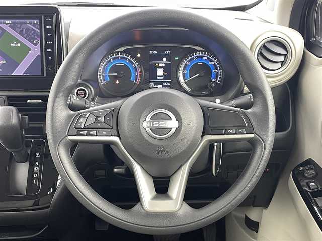 日産 デイズ X 福島県 2024(令6)年 0.1万km 茶 純正メモリナビゲーション　/【AM/FM/DVD/CD/Bluetooth/フルセグ】/型番:MM223D-L/アラウンドビューモニター　/エマージェンシーブレーキ　/車線逸脱警報　/純正前後ドライブレコーダ　/プッシュスタート　/・スマートキー　/ステアリングスイッチ　/コーナーセンサー　/USB充電　/寒冷地仕様　　/オートライト/・オートマッチクハイビーム/ウィンカーミラー/・オートミラー/USB入力端子/アイドリングストップ/・横滑り防止装置/