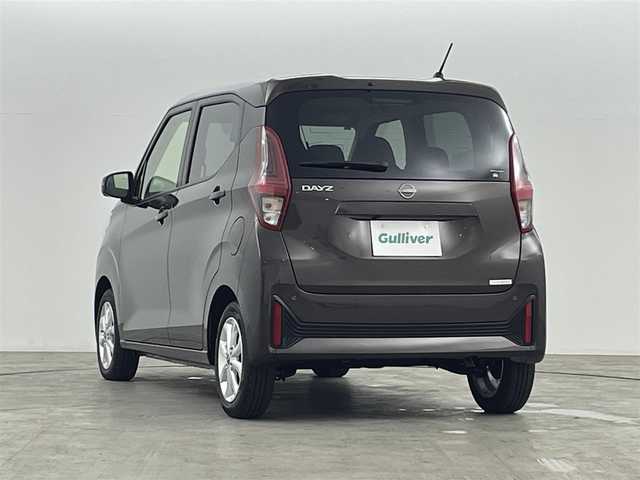 日産 デイズ X 福島県 2024(令6)年 0.1万km 茶 純正メモリナビゲーション　/【AM/FM/DVD/CD/Bluetooth/フルセグ】/型番:MM223D-L/アラウンドビューモニター　/エマージェンシーブレーキ　/車線逸脱警報　/純正前後ドライブレコーダ　/プッシュスタート　/・スマートキー　/ステアリングスイッチ　/コーナーセンサー　/USB充電　/寒冷地仕様　　/オートライト/・オートマッチクハイビーム/ウィンカーミラー/・オートミラー/USB入力端子/アイドリングストップ/・横滑り防止装置/