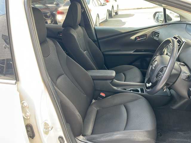 トヨタ プリウス S 東京都 2019(令1)年 4.7万km ホワイトパールクリスタルシャイン ワンオーナー/SDナビ/フルセグテレビ/バックカメラ/追従型クルーズコントロール/プッシュスタート/ETC2.0/純正エアロ/プリクラッシュセーフティ/SDREC/純正フロアマット