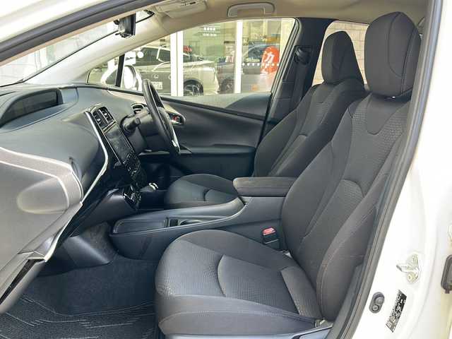 トヨタ プリウス S 東京都 2019(令1)年 4.7万km ホワイトパールクリスタルシャイン ワンオーナー/SDナビ/フルセグテレビ/バックカメラ/追従型クルーズコントロール/プッシュスタート/ETC2.0/純正エアロ/プリクラッシュセーフティ/SDREC/純正フロアマット