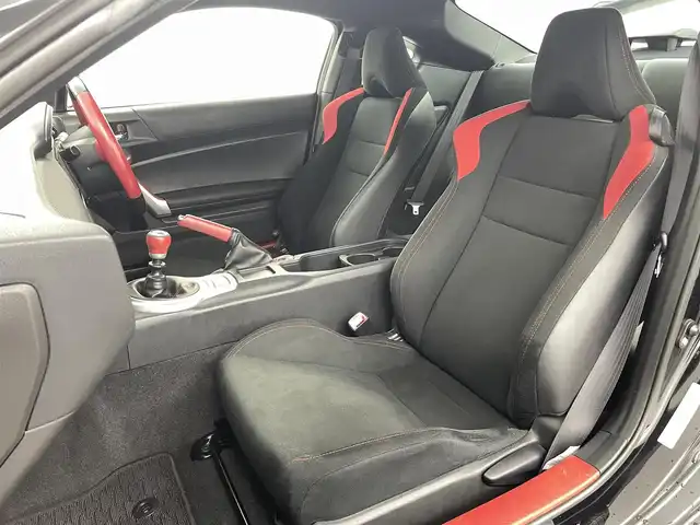 トヨタ ８６ GT エアロパッケージFT 福島県 2016(平28)年 6.5万km 黒 純正ＳＤナビゲーション　/【AM/FM/DVD/CD/Bluetooth/フルセグ】/型番:NSZT-W64/ドライブレコーダー　/バックカメラ　/ＥＴＣ　/フルエアロ　/クルーズコントロール　/プッシュスタート　/・スマートキー　/オービスレーダー　/ＬＥＤライト　/・オートライト　/・フォグライト/革巻きステアリング/・チルトステアリング/純正18インチAW/ヘッドライトレベライザー/純正フロアマット