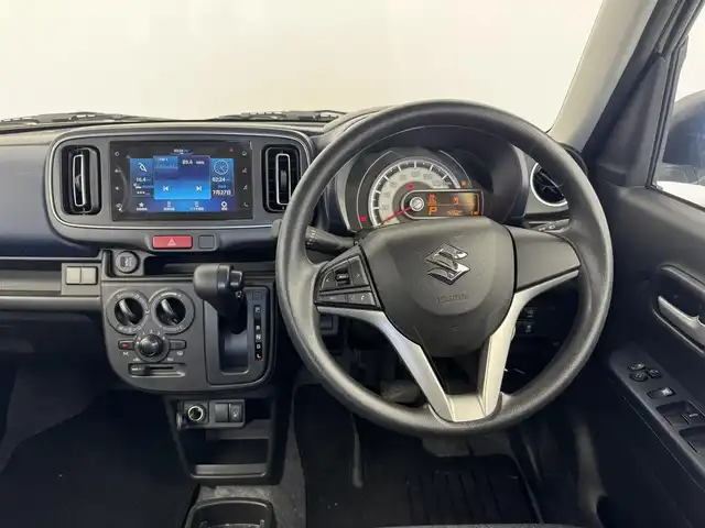 スズキ アルト ハイブリッドS 愛知県 2024(令6)年 0.5万km ソフトベージュメタリック/ホワイト スズキセーフティサポート/　　・デュアルカメラブレーキサポート/　　・誤発信抑制機能/　　・後方誤発進抑制機能/　　・車線逸脱警報機能/　　・ハイビームアシスト/　　・標識認識機能/純正7インチディスプレイオーディオ/　　・Bluetooth対応/USBポート/バックカメラ/ステアリングスイッチ/アイドリングストップ/シートヒーター（D席）/純正ホイールキャップ/電動格納ミラー