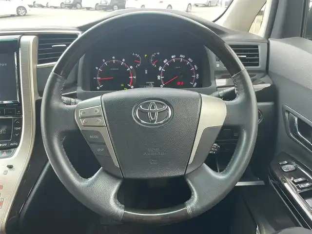 トヨタ アルファード 240S タイプゴールド 大阪府 2013(平25)年 11.1万km ホワイトパールクリスタルシャイン (株)IDOMが運営する【じしゃロン堺店】の自社ローン専用車両になります。/こちらは現金またはオートローンご利用時の価格です。自社ローンご希望の方は別途その旨お申付け下さい