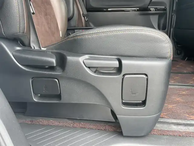 トヨタ アルファード 240S タイプゴールド 大阪府 2013(平25)年 11.1万km ホワイトパールクリスタルシャイン (株)IDOMが運営する【じしゃロン堺店】の自社ローン専用車両になります。/こちらは現金またはオートローンご利用時の価格です。自社ローンご希望の方は別途その旨お申付け下さい