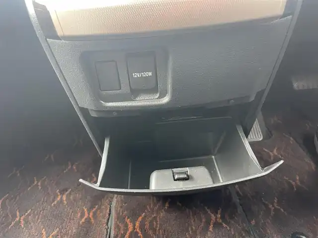 トヨタ アルファード 240S タイプゴールド 大阪府 2013(平25)年 11.1万km ホワイトパールクリスタルシャイン (株)IDOMが運営する【じしゃロン堺店】の自社ローン専用車両になります。/こちらは現金またはオートローンご利用時の価格です。自社ローンご希望の方は別途その旨お申付け下さい