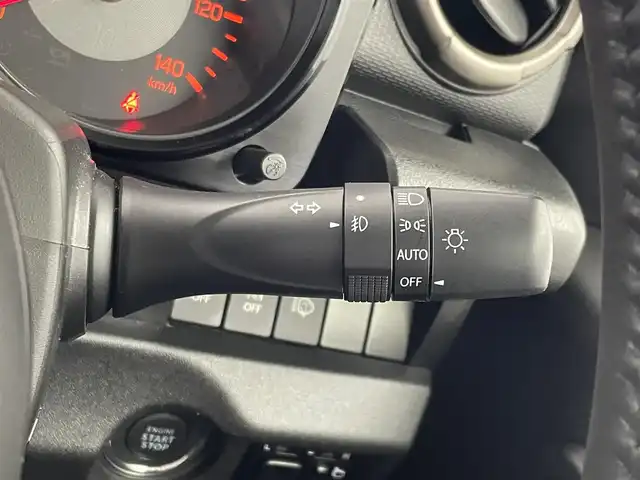スズキ ジムニー XC 埼玉県 2019(平31)年 0.2万km ジャングルグリーン 4WD/5速MT/社外ナビ/ CD DVD Bluetooth/バックカメラ/スズキセーフティサポート/レーンキープアシスト/クルーズコントロール/ミラーヒーター/ドライブレコーダー/LEDオートライト/純正アルミホイール