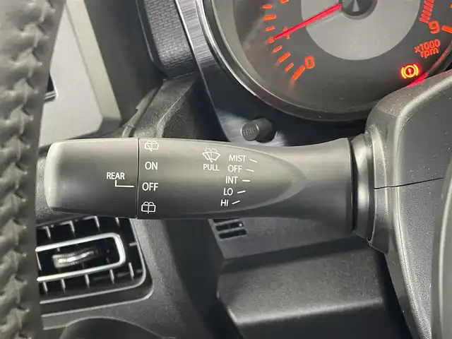 スズキ ジムニー XC 埼玉県 2019(平31)年 0.2万km ジャングルグリーン 4WD/5速MT/社外ナビ/ CD DVD Bluetooth/バックカメラ/スズキセーフティサポート/レーンキープアシスト/クルーズコントロール/ミラーヒーター/ドライブレコーダー/LEDオートライト/純正アルミホイール