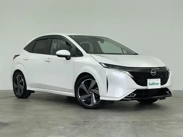 日産 オーラ G レザーエディション 群馬県 2024(令6)年 1.2万km ピュアホワイトパール ・純正９インチナビ/・アラウンドビューモニター/・衝突軽減/・レーンキープアシスト/・インテリジェントクルーズコントロール/・ステアリングヒーター/・置くだけ充電/・インテリジェントミラー/・前後ドライブレコーダー/・ETC2.0 /・BOSEサウンド/・レザーシート/・DN席シートヒーター/・純正フロアマット/・純正アルミホイール/・LEDヘッドライト/・スマートキー/・プッシュスタート