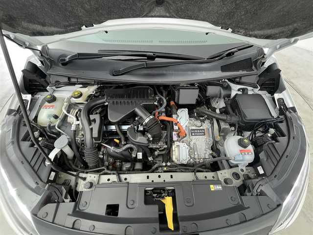 日産 オーラ G レザーエディション 群馬県 2024(令6)年 1.2万km ピュアホワイトパール ・純正９インチナビ/・アラウンドビューモニター/・衝突軽減/・レーンキープアシスト/・インテリジェントクルーズコントロール/・ステアリングヒーター/・置くだけ充電/・インテリジェントミラー/・前後ドライブレコーダー/・ETC2.0 /・BOSEサウンド/・レザーシート/・DN席シートヒーター/・純正フロアマット/・純正アルミホイール/・LEDヘッドライト/・スマートキー/・プッシュスタート