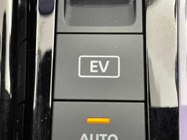 日産 オーラ G レザーエディション 群馬県 2024(令6)年 1.2万km ピュアホワイトパール ・純正９インチナビ/・アラウンドビューモニター/・衝突軽減/・レーンキープアシスト/・インテリジェントクルーズコントロール/・ステアリングヒーター/・置くだけ充電/・インテリジェントミラー/・前後ドライブレコーダー/・ETC2.0 /・BOSEサウンド/・レザーシート/・DN席シートヒーター/・純正フロアマット/・純正アルミホイール/・LEDヘッドライト/・スマートキー/・プッシュスタート