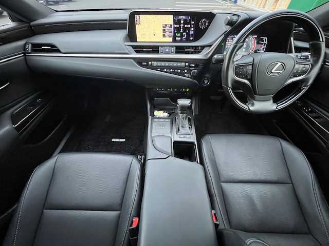 レクサス ＥＳ 300h 茨城県 2019(平31)年 8.9万km グラファイトブラックガラスフレーク 純正ナビ/-BT/AM/FM/CD/TV　/ＥＴＣ２．０　/クルーズコントロール　/バックカメラ　/ドライブレコーダー　/サンルーフ　/D席N席パワーシート　/D席N席エアシート　/D席N席シートヒーター　/ステアリングヒーター　/コーナーセンサー前後　/純正アルミホイール/純正フロアマット/LEDヘッドライト/衝突軽減システム/レーンキープアシスト