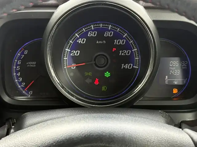 ホンダ Ｎ ＯＮＥ プレミアム Lパッケージ 埼玉県 2013(平25)年 9.6万km プレミアムホワイトパール (株)IDOMが運営する【じしゃロン鳩ヶ谷店】の自社ローン専用車両になりますこちらは現金またはオートローンご利用時の価格です。自社ローンご希望の方は別途その旨お申付け下さい/登録時95132km/純正SDナビ（Gathers VXM-122VFi）/・AM/FM/CD/DVD/MSV(SD)/BT/フルセグTV/バックカメラ/ETC/純正ドライブレコーダー/プッシュスタート/スマートキーx2/革巻ステアリング/・ステアリングリモコン/ECON/フォグランプ/電動格納機能付きウインカーミラー/純正14インチAW/ドアバイザー/純正フロアマット/取扱説明書