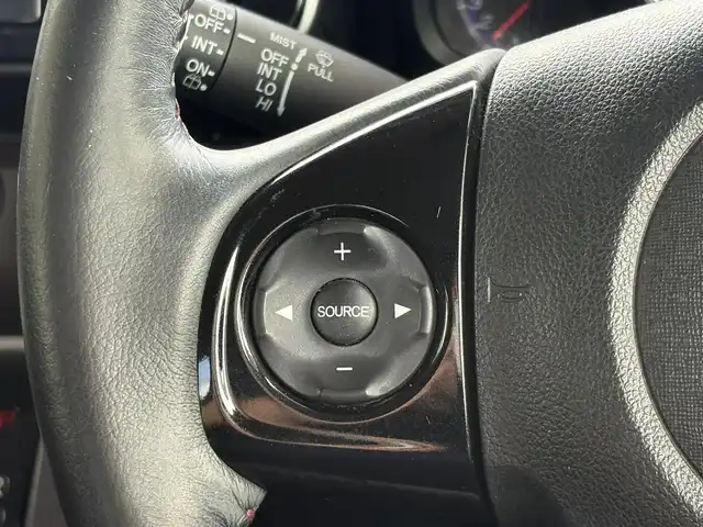 ホンダ Ｎ ＯＮＥ プレミアム Lパッケージ 埼玉県 2013(平25)年 9.6万km プレミアムホワイトパール (株)IDOMが運営する【じしゃロン鳩ヶ谷店】の自社ローン専用車両になりますこちらは現金またはオートローンご利用時の価格です。自社ローンご希望の方は別途その旨お申付け下さい/登録時95132km/純正SDナビ（Gathers VXM-122VFi）/・AM/FM/CD/DVD/MSV(SD)/BT/フルセグTV/バックカメラ/ETC/純正ドライブレコーダー/プッシュスタート/スマートキーx2/革巻ステアリング/・ステアリングリモコン/ECON/フォグランプ/電動格納機能付きウインカーミラー/純正14インチAW/ドアバイザー/純正フロアマット/取扱説明書