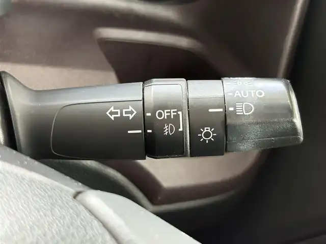 ホンダ Ｎ ＯＮＥ プレミアム Lパッケージ 埼玉県 2013(平25)年 9.6万km プレミアムホワイトパール (株)IDOMが運営する【じしゃロン鳩ヶ谷店】の自社ローン専用車両になりますこちらは現金またはオートローンご利用時の価格です。自社ローンご希望の方は別途その旨お申付け下さい/登録時95132km/純正SDナビ（Gathers VXM-122VFi）/・AM/FM/CD/DVD/MSV(SD)/BT/フルセグTV/バックカメラ/ETC/純正ドライブレコーダー/プッシュスタート/スマートキーx2/革巻ステアリング/・ステアリングリモコン/ECON/フォグランプ/電動格納機能付きウインカーミラー/純正14インチAW/ドアバイザー/純正フロアマット/取扱説明書
