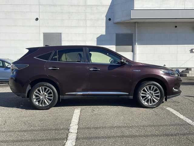 トヨタ ハリアー ハイブリッド プレミアム 福井県 2014(平26)年 11.1万km ブラキッシュレッドマイカ ワンオーナー/取説・保証書/4WD/純正メモリナビ/AM/FM/フルセグTV/BT/CD/バックカメラ/クルーズコントロール/電動リアゲート/コーナーセンサー/ビルトインETC/LEDヘッドライト/純正18インチAW/プリクラッシュセーフティ/D席パワーシート/プッシュスタート/オートライト/オートハイビーム/フォグランプ/ハーフレザーシート/ステアリングリモコン/純正フロアマット/デュアルAAC/スペアキー