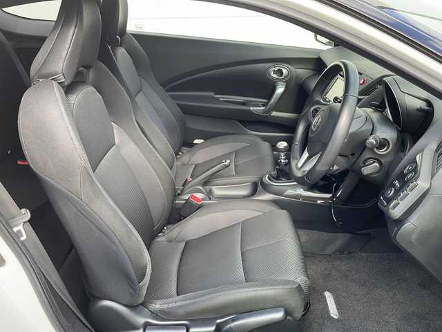 ホンダ ＣＲ－Ｚ αブラックレーベル 大阪府 2011(平23)年 8.6万km プレミアムホワイトパール Ｇａｔｈｅｒｓナビ/ＣＤ　/ＤＶＤ　/フルセグＴＶ　/バックカメラ　/全方位ドライブレコーダー　/ＨＫＳマフラー　/電格ミラー　/ウィンカーミラー　/ＥＴＣ　/オートライト/フォグランプ　/ローダウン　/オートエアコン　/横滑り防止装置